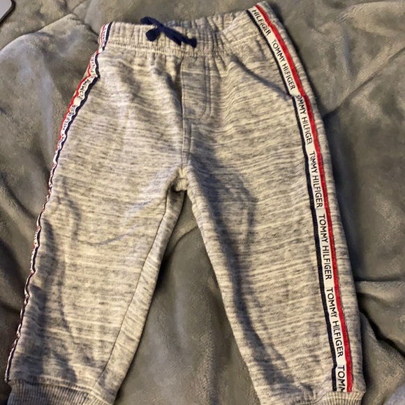 Tommy Hilfiger set - Picture 2 of 3